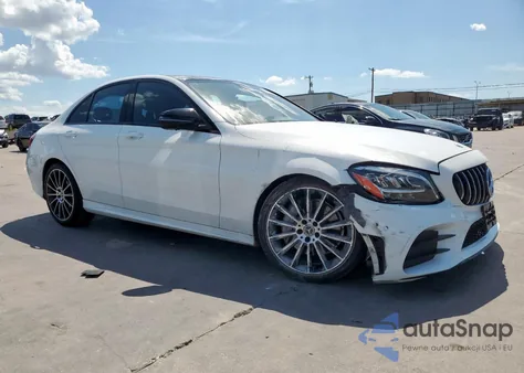 2020 Mercedes-Benz C 300 z USA, uszkodzony, nr VIN 55SWF8DB7LU324439